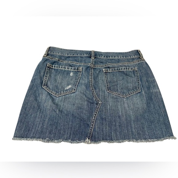 Old Navy frayed denim mini jean skirt size 8 regular - Picture 3 of 7